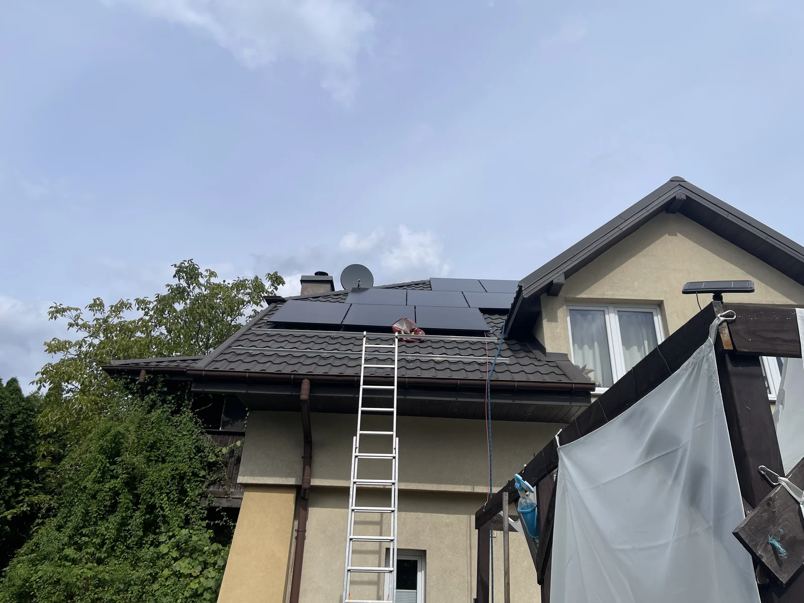 Fotowoltaika 10,2 kWp + magazyn 16 kWh — zdjęcie 1