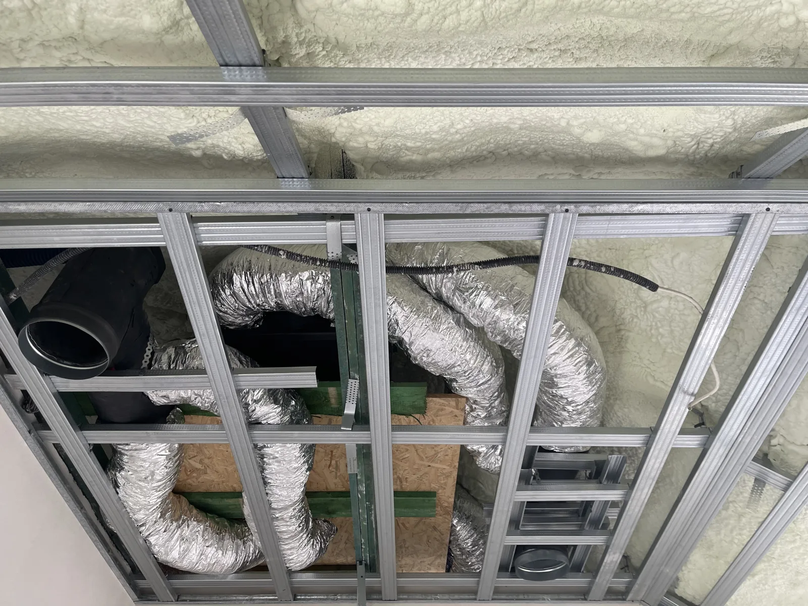 Klimatyzacja kanałowa Rotenso + rekuperacja Komfovent — zdjęcie 1